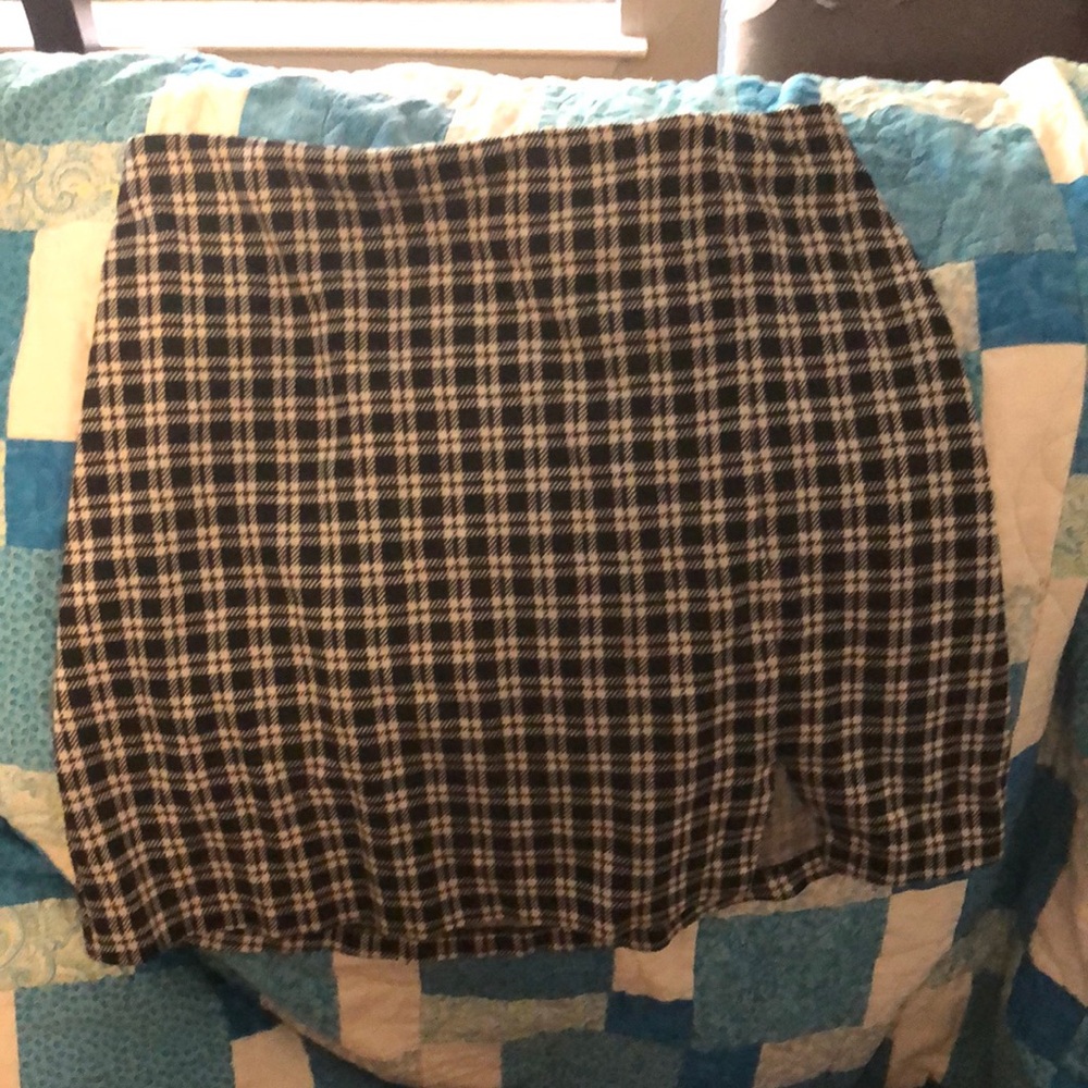 A Checkered Divided brand skirt! Short miniskirt, it’s soft and comfy!